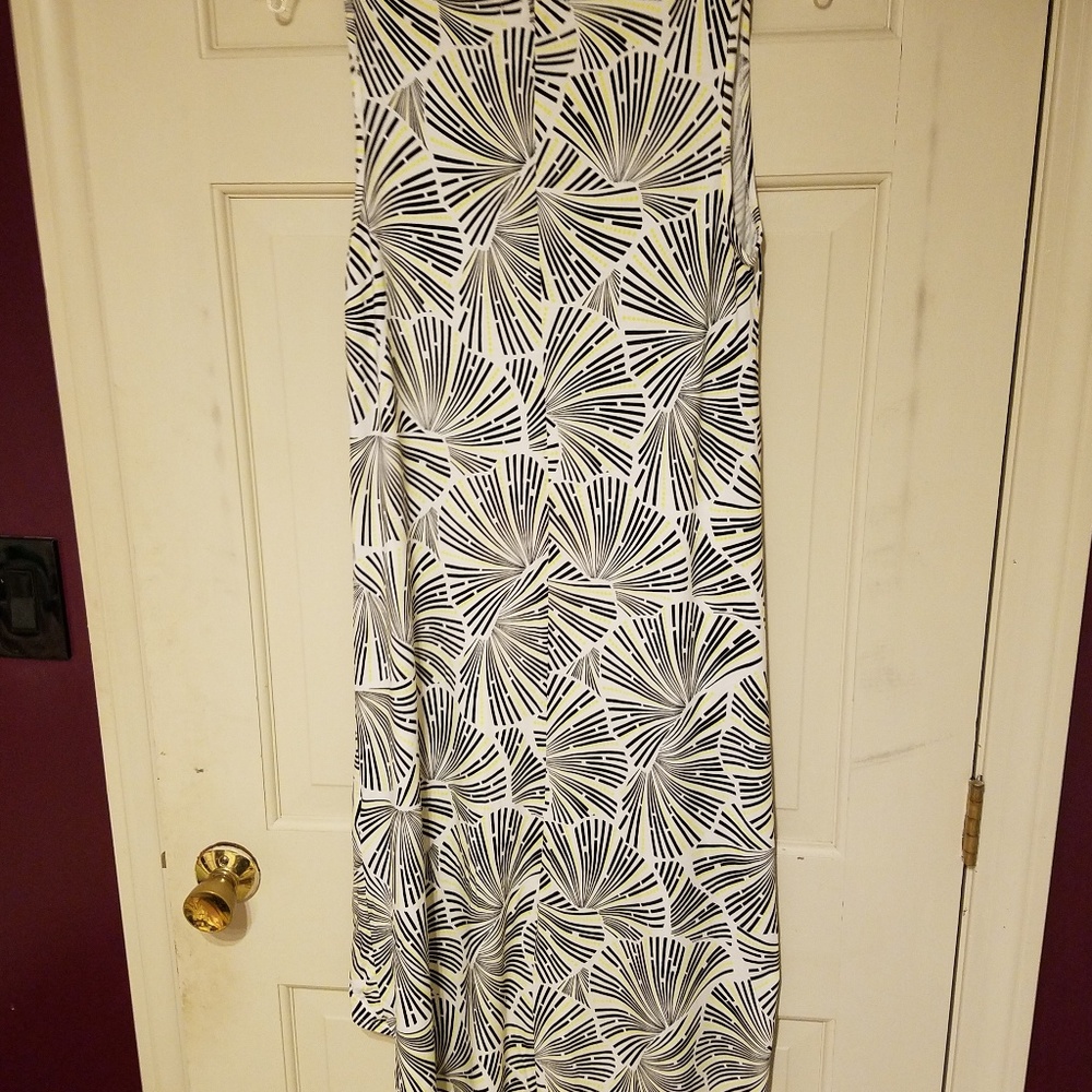 Dress - Picture 3 of 4